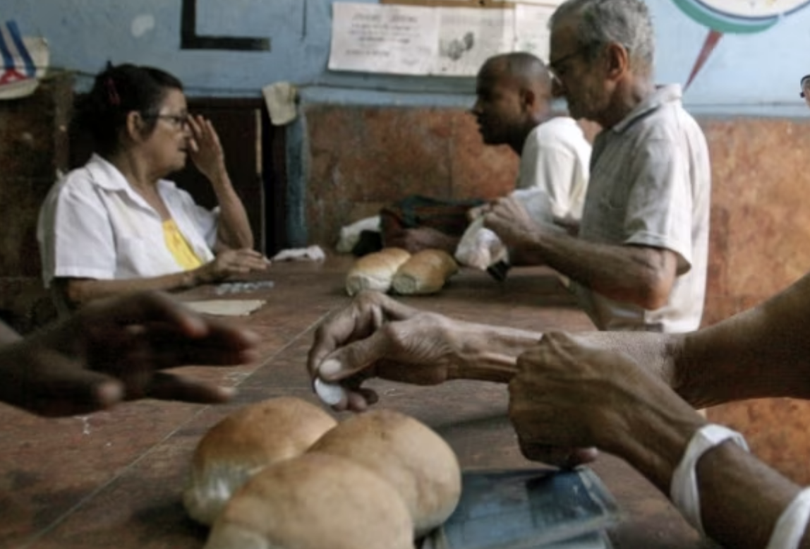 Escaseara el pan en muchos hogares de Cuba por «compleja situación» con la harina, anuncia el gobierno